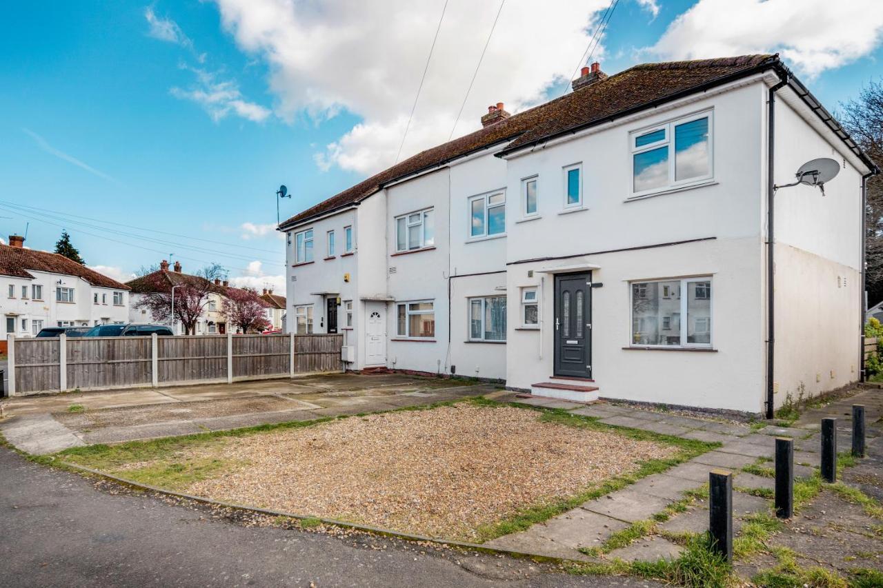 West Drayton  Heathrow 2-Bedroom Maisonette With Parking מראה חיצוני תמונה