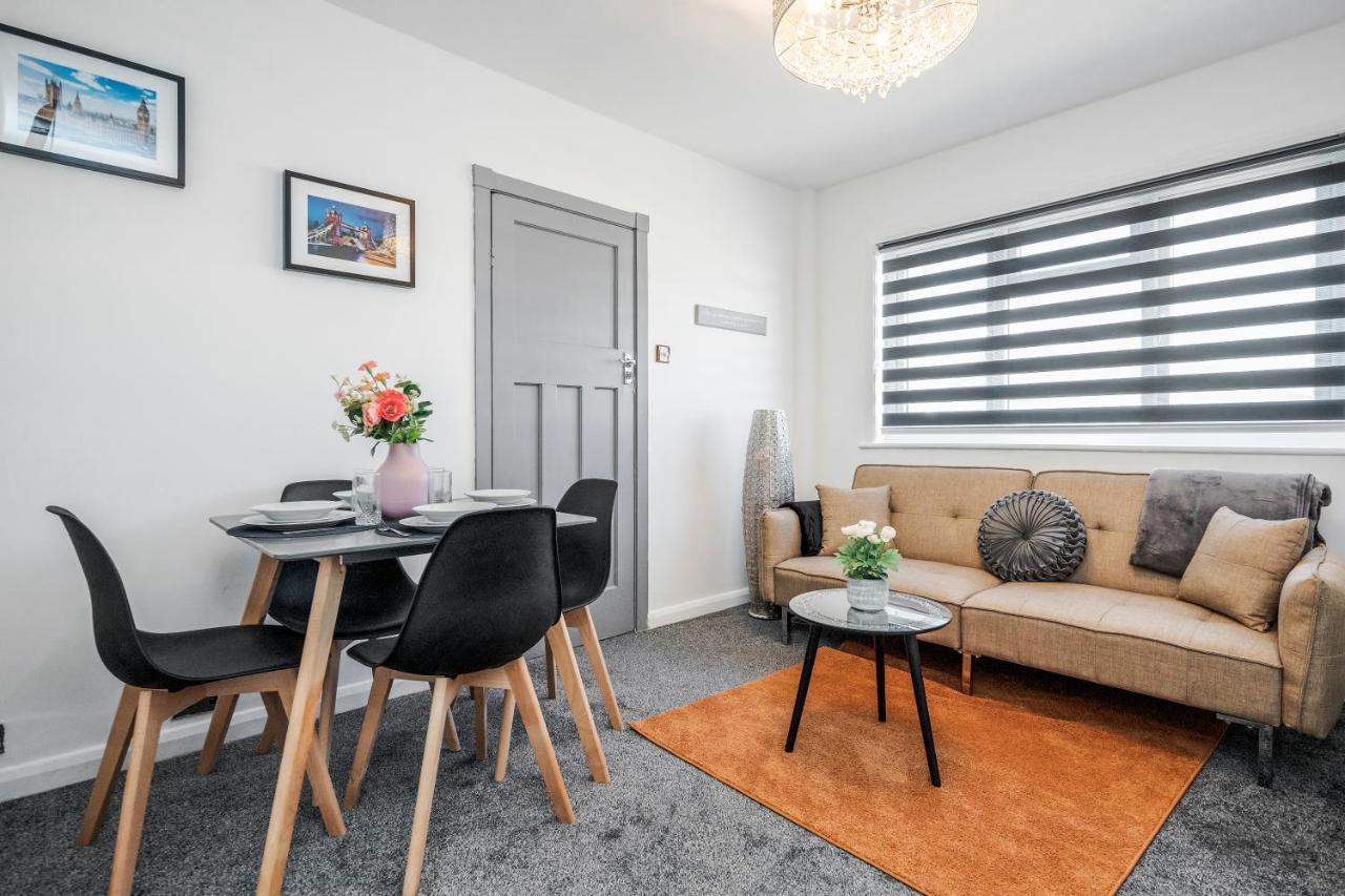 West Drayton  Heathrow 2-Bedroom Maisonette With Parking מראה חיצוני תמונה