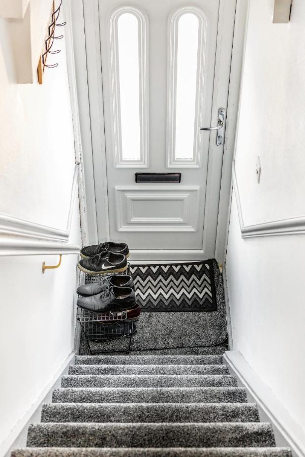 West Drayton  Heathrow 2-Bedroom Maisonette With Parking מראה חיצוני תמונה